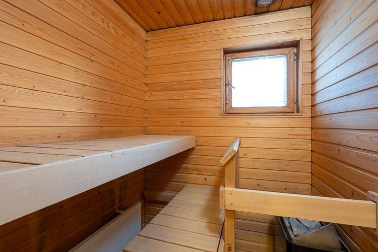 Saunapalo voi yllättää kerrostalossa – näillä helpoilla arjen rutiineilla varmistat kotisi turvallisuuden